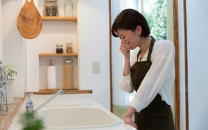 5 cách khử mùi hôi trong nhà bếp đơn giản mà hiệu quả