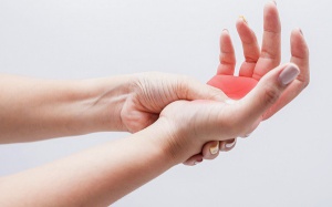 10 nguyên nhân khiến bạn bị tê bàn tay 