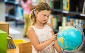 8 triệu chứng tự kỷ ở trẻ: Nhận biết sớm sẽ giúp ích cho trẻ