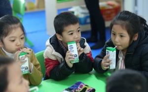 Biết bao sự chung tay để có ly sữa học đường an toàn, hiệu quả cho trẻ em thủ đô