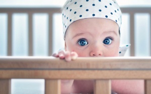 Trẻ sơ sinh bị quầng thâm mắt có nguy hiểm?