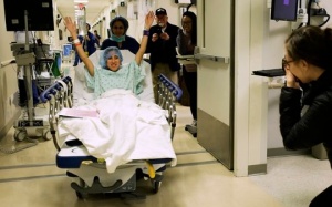 Ca ghép thận đầu tiên trên thế giới giữa hai người bị nhiễm HIV