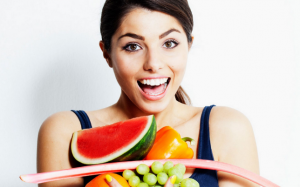 5 loại thực phẩm giúp bạn trông trẻ hơn, 5 loại khiến bạn già nhanh không phanh 