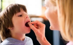 Trẻ em cần những vitamin, khoáng chất nào và bao nhiêu là đủ?