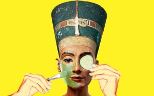 Làm đẹp da bằng sữa mẹ, nước tiểu và tinh trùng: Hại nhiều hơn lợi