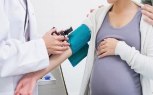 Tăng huyết áp khi mang thai nguy hiểm thế nào? 