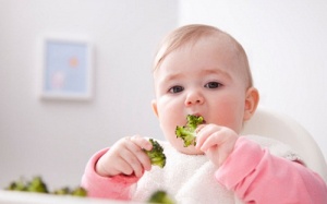 Tại sao trẻ ăn nhiều rau mà vẫn bị táo bón?