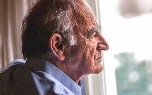 Triệu chứng bệnh Parkinson giai đoạn cuối và cách chăm sóc 