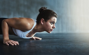 Bạn cần tập luyện thế nào để đốt cháy calories sau khi ăn vặt?