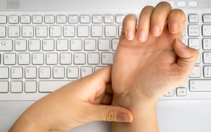 5 biện pháp đơn giản giúp giảm khó chịu do hội chứng ống cổ tay