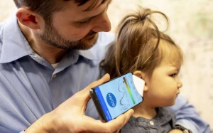 Nuôi con nhỏ cần phải có: Ứng dụng điện thoại kiểm tra viêm tai tức thì