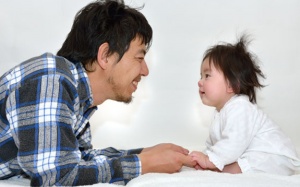 Cách giúp trẻ thông minh hơn: Hãy nói chuyện nhiều hơn 