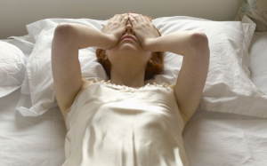 Đau đầu khi có kinh nguyệt: Làm sao để đối phó?