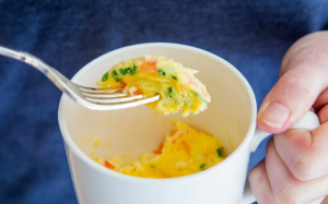 Nấu trứng trong lò vi sóng: 5 phút có bữa sáng giàu dinh dưỡng