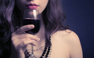 Uống rượu bia có khiến bạn khó mang thai? 