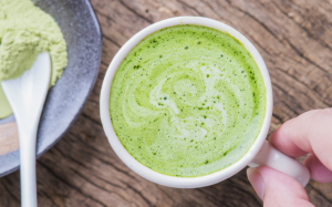 Uống ngay 1 cốc trà matcha để tăng năng lượng và sự tập trung cho tuần mới