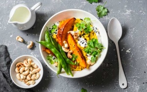 Infographic: 9 thực phẩm tốt cho người bị suy giáp 