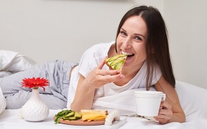 6 thực phẩm nên ăn Hè này để ngăn ngừa khô da