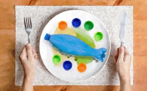 Số hạt vi nhựa bạn ăn trong 1 tuần tương đương 1 chiếc thẻ ATM!