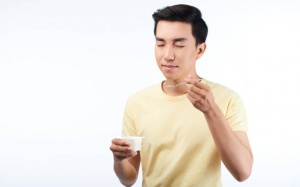 Nam giới cần ăn bao nhiêu sữa chua để giảm ung thư ruột?