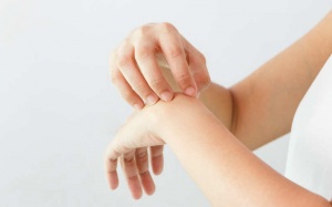 6 cách đơn giản giúp giảm ngứa da