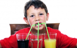 Uống nước ngọt làm hại răng như thế nào?