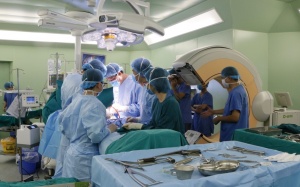 Ứng dụng kỹ thuật mới lần đầu tiên tại Việt Nam trong chỉnh hình cong vẹo cột sống