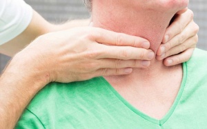 Đã phẫu thuật tuyến giáp có cần uống thêm thuốc?