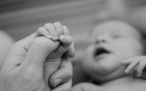 Trẻ sơ sinh thiếu vitamin D dễ bị tăng huyết áp