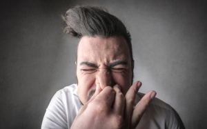 'Nhịn' hắt hơi có hại gì??