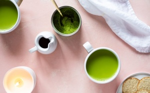 Lo âu vì cuộc sống đảo điên, hãy ngồi xuống và thưởng thức một tách matcha