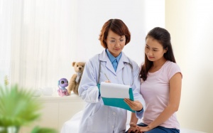 Nhiễm nấm âm đạo dai dẳng: Có cách nào giúp hỗ trợ điều trị thành công?