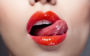 5 cách giúp đôi môi căng mọng, quyến rũ