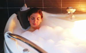 Tắm nước ấm giúp ngủ ngon: Nhưng phải tắm lúc nào, trong bao lâu?