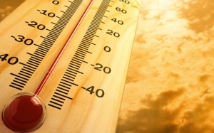 Trung Bộ nắng nóng kéo dài, Bắc Bộ có mưa dông