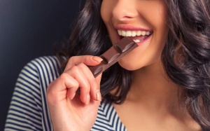 Ăn loại chocolate nào để cảm thấy vui vẻ, hạnh phúc hơn?