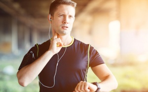 Rối loạn nhịp tim, đánh trống ngực khi tập thể dục: Có cần lo lắng?