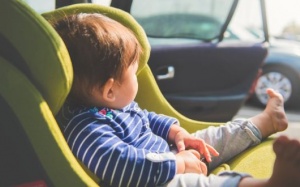 Trẻ tử vong vì bị bỏ quên trong xe hơi: Phòng ngừa thế nào?