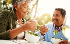 Người cao tuổi cần bổ sung gì để tăng tuổi thọ?