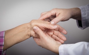 Làm thế nào để ngăn ngừa viêm khớp bùng phát