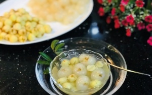 Chè sen long nhãn thanh mát ngày Hè