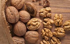 Quả óc chó - tiềm năng chống viêm loét đại tràng hiệu quả