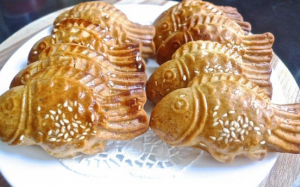 Bánh Trung thu hình con cá - món quà dễ thương trong dịp Tết Trung thu