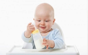 Pha loãng sữa công thức cho trẻ em gây hại gì?