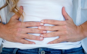 Đầy hơi kết hợp với dấu hiệu nào cảnh báo bệnh nguy hiểm?