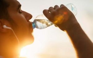 8 nguyên nhân khiến bạn luôn thấy khát nước