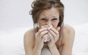 Nước mũi màu xanh và màu vàng: Có cần phải uống thuốc kháng sinh?