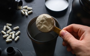 Bổ sung pre-workout để tăng hiệu suất tập luyện: Nên hay không?