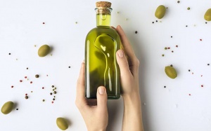 Mặt nạ dưỡng tóc từ dầu olive thực sự có công hiệu?