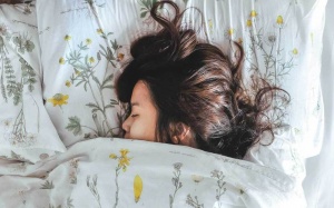 Video: 7 lợi ích sức khỏe giấc ngủ mang lại